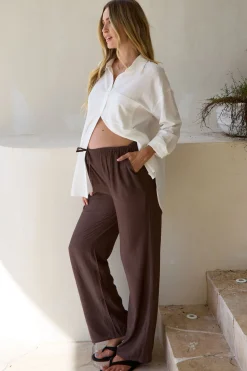Ease Away Crinkle Pant -Chocolate