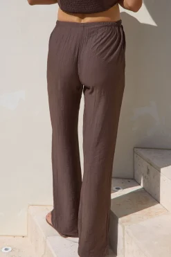 Ease Away Crinkle Pant -Chocolate