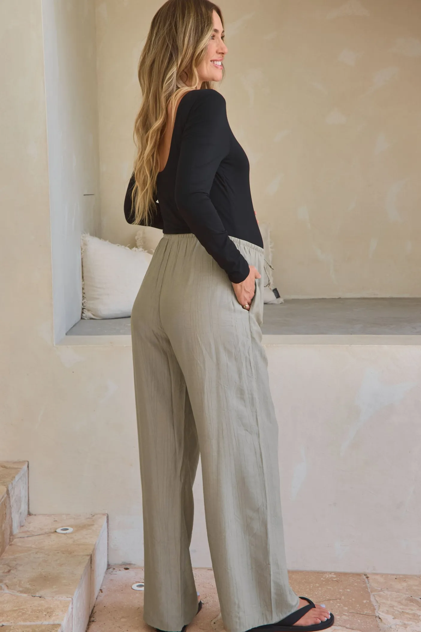 Ease Away Crinkle Pant - Soft Khaki
