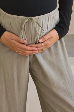 Ease Away Crinkle Pant - Soft Khaki